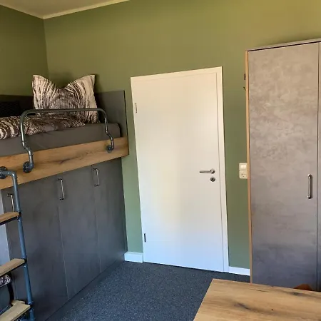 Gaestezimmer In Einer Thiele In * Rosswein