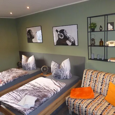 Gaestezimmer In Einer Thiele In Guest house Rosswein