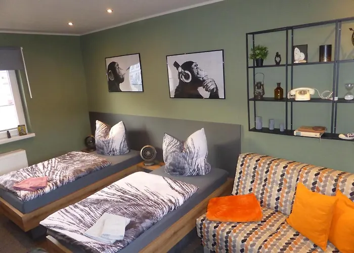 Gaestezimmer In Einer Thiele In Affittacamere Rosswein